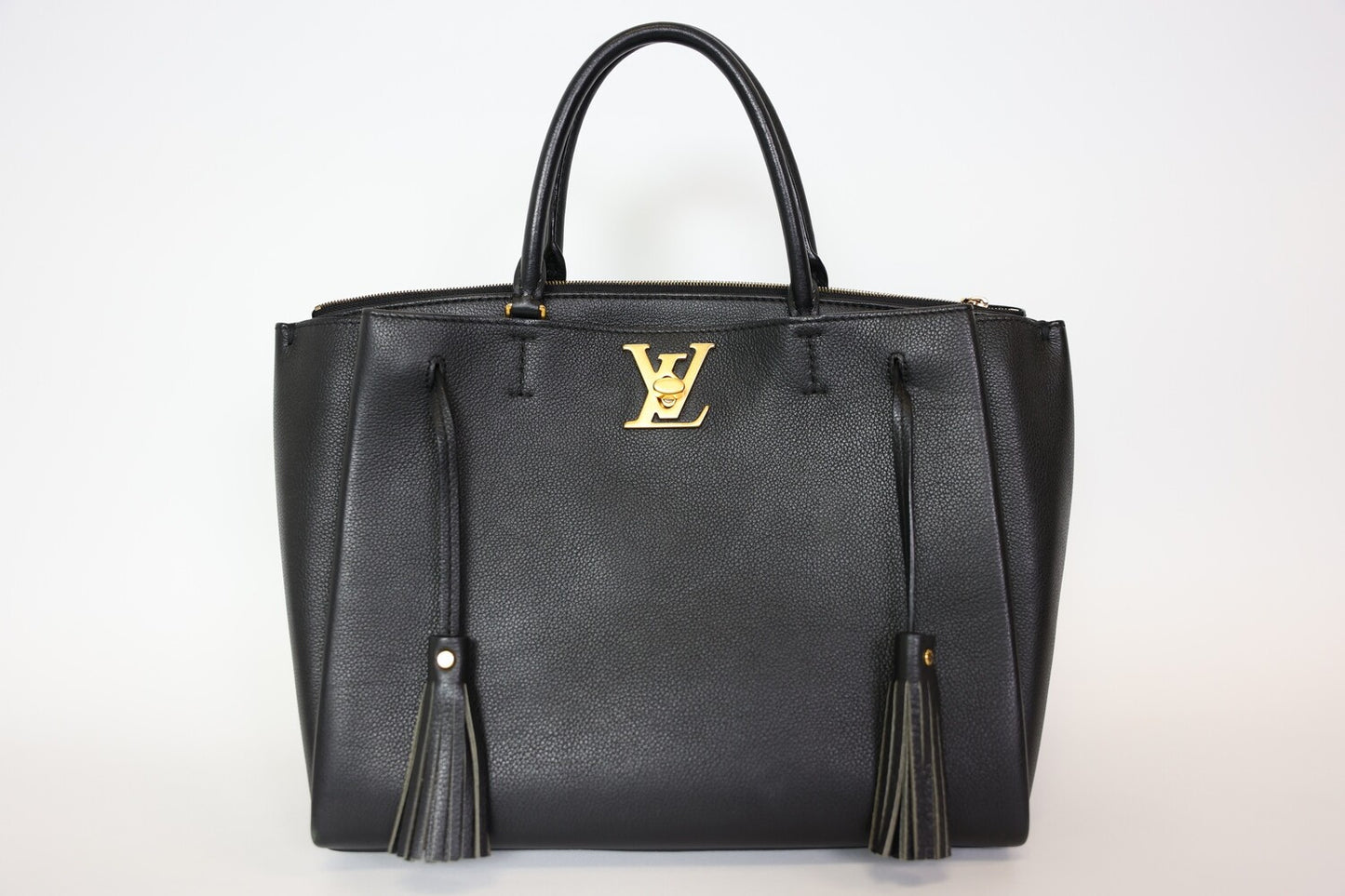 Pre-Owned Louis Vuitton Taurillon Lock Me Tote Bag